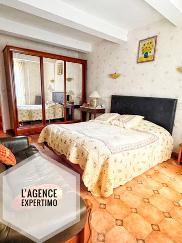 BIEN RARE À LA VENTE - ENSEMBLE IMMOBILIER DE DEUX MAS EN CAMPAGNE