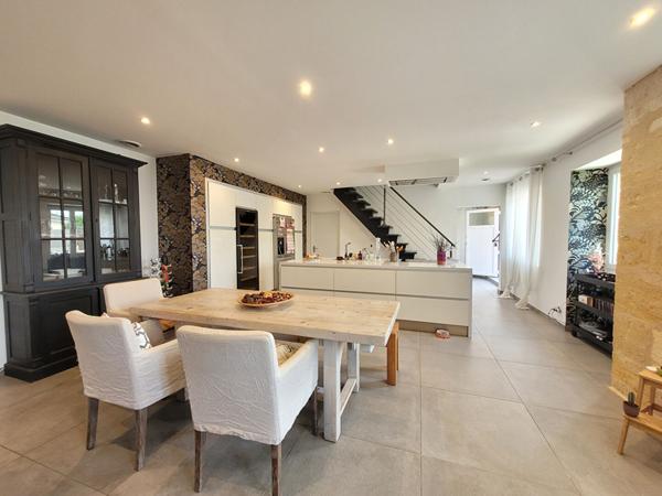 33440 Ambarès et Lagrave  - A VENDRE Maison en pierre 6 pièces 172 m²