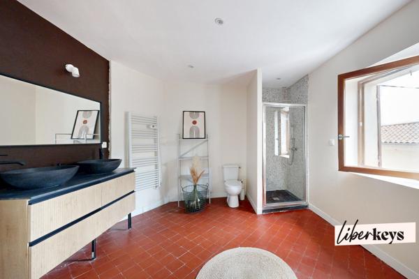 Maison de village 3 chambres + appartement T2 à Caromb