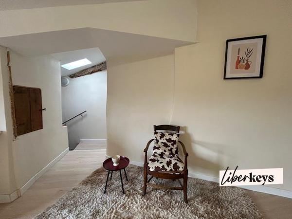 Maison de village 3 chambres + appartement T2 à Caromb