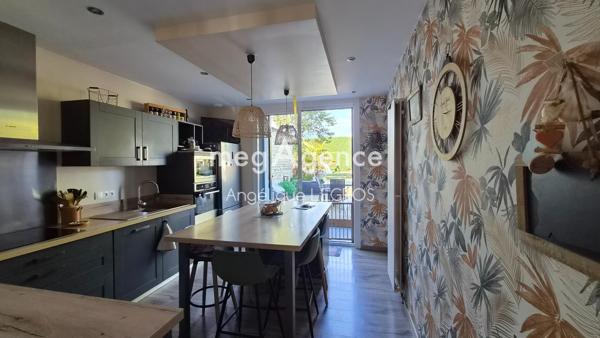 Maison à Le Mêle-sur-Sarthe, 61170 - 8 pièces 180m²