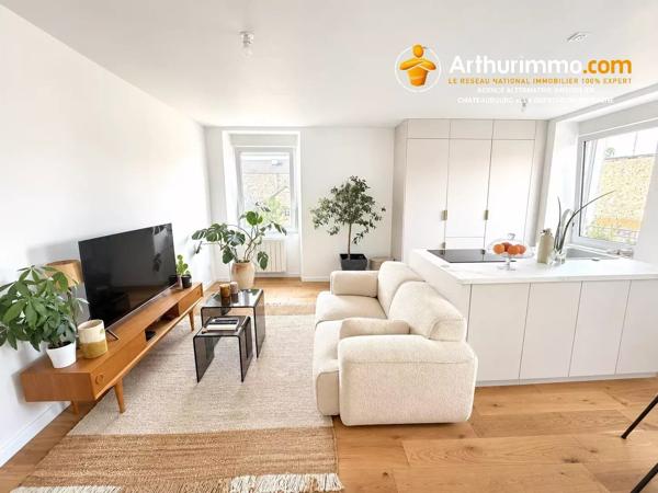 Vente                                                      Appartement
                        
                     3 pièces                      54 m2                     à Laval