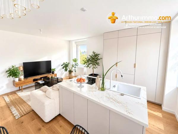 Vente                                                      Appartement
                        
                     3 pièces                      54 m2                     à Laval