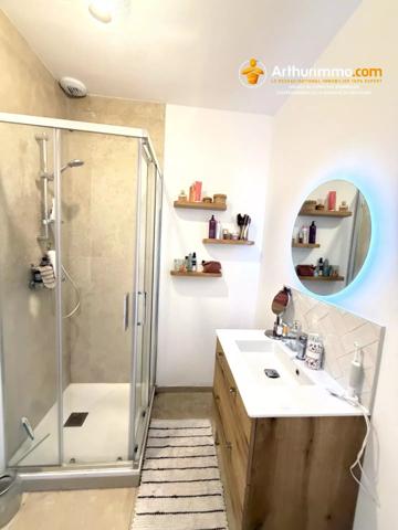 Vente                                                      Appartement
                        
                     3 pièces                      54 m2                     à Laval