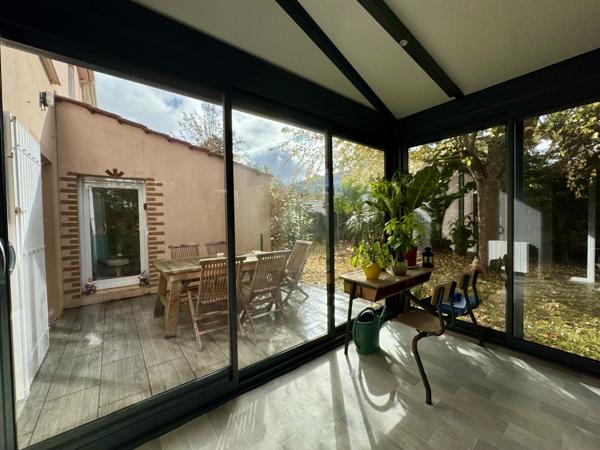 La Roche-sur-Yon (85000) Maison Familiale des années 60 - L'emplacement rêvé à La Roche sur Yon