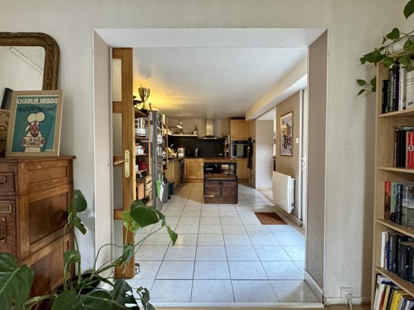 La Roche-sur-Yon (85000) Maison Familiale des années 60 - L'emplacement rêvé à La Roche sur Yon