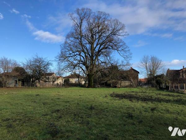 Au coeur de Rouille, terrain constructible de 2098 m²