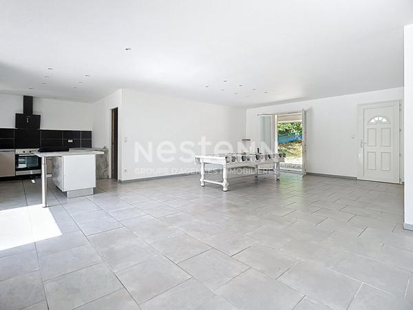 A vendre Maison de plain pieds 3 chambres avec piscine et parc de plus de 3000m²