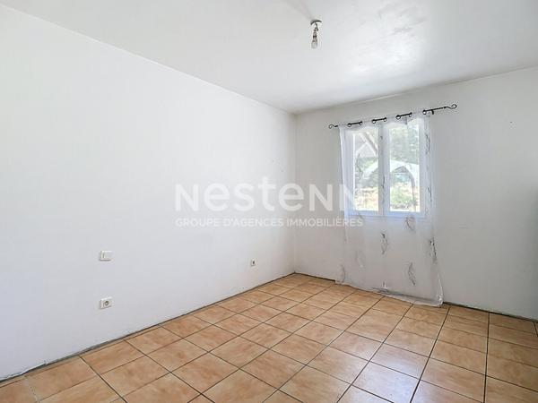 A vendre Maison de plain pieds 3 chambres avec piscine et parc de plus de 3000m²