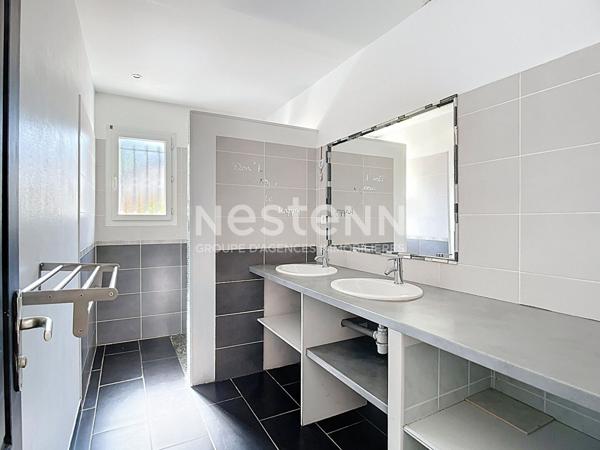 A vendre Maison de plain pieds 3 chambres avec piscine et parc de plus de 3000m²