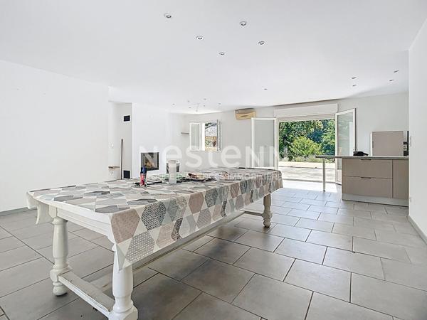 A vendre Maison de plain pieds 3 chambres avec piscine et parc de plus de 3000m²