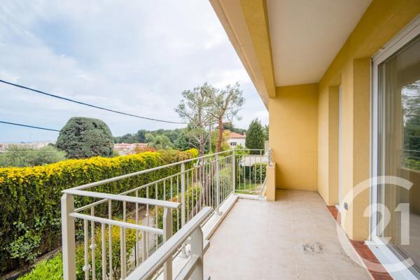 Appartement T3 à vendre  3 pièces - 69,57 m 2   ANTIBES  - 06