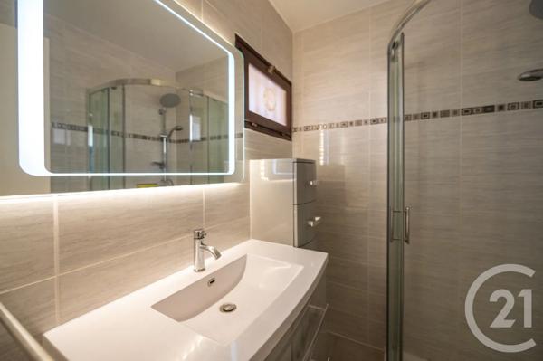 Appartement Studio à vendre  1 pièce - 30,57 m 2   BORMES LES MIMOSAS  - 83