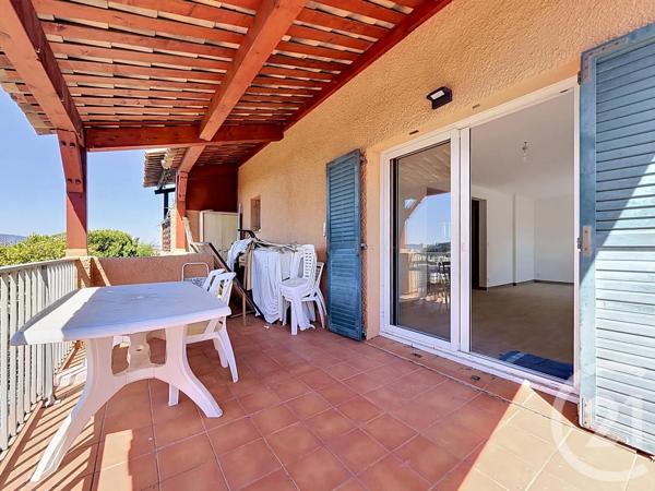 Maison à vendre  5 pièces - 107,23 m 2   ST RAPHAEL  - 83