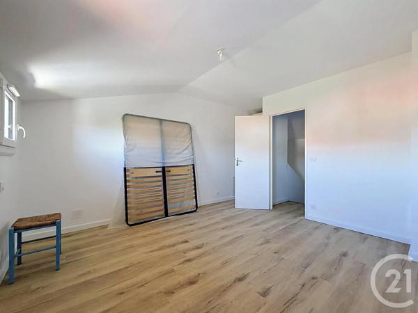 Maison à vendre  5 pièces - 107,23 m 2   ST RAPHAEL  - 83