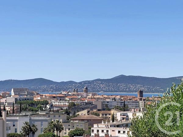 Maison à vendre  5 pièces - 107,23 m 2   ST RAPHAEL  - 83