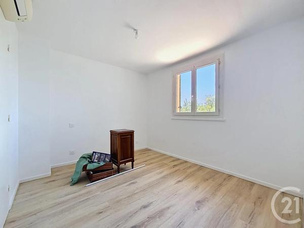 Maison à vendre  5 pièces - 107,23 m 2   ST RAPHAEL  - 83