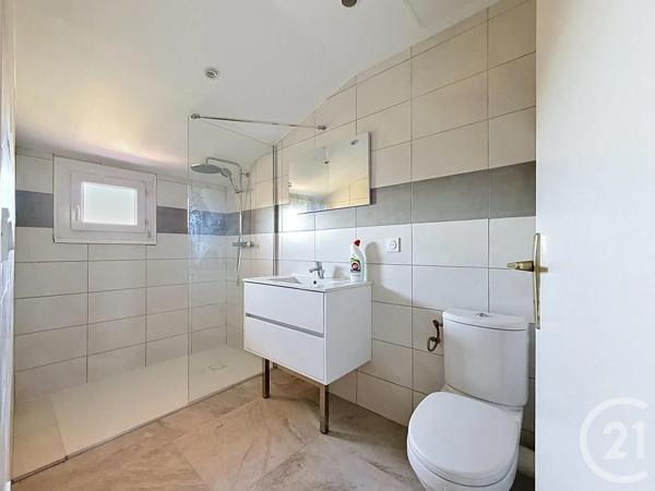 Maison à vendre  5 pièces - 107,23 m 2   ST RAPHAEL  - 83