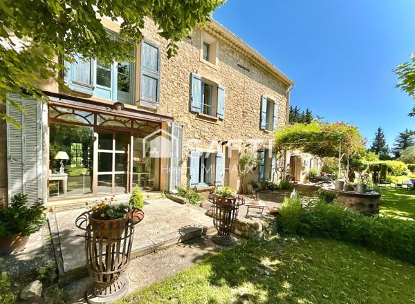 Authentique mas en pierre