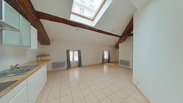 F2 Proximité FAC avec parking