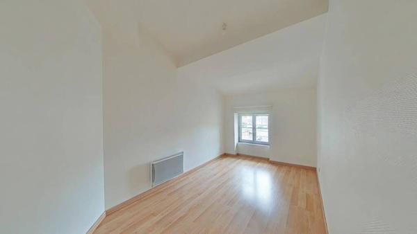 F2 Proximité FAC avec parking