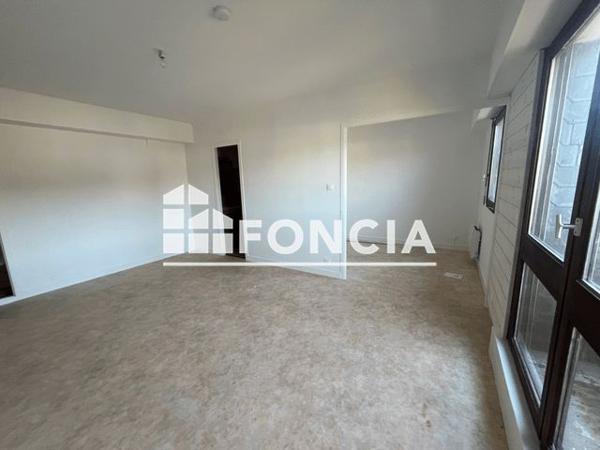 Location Studio 38 m² - 28 QUAI CHARLES DE GAULLE Chateaulin 29150