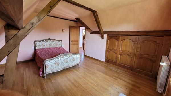Maison Normande 183m²: Cuisine, salon/séjour, 5ch, gar + cave / 2200m²