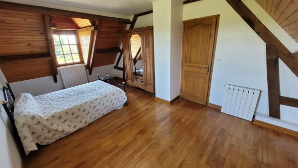 Maison Normande 183m²: Cuisine, salon/séjour, 5ch, gar + cave / 2200m²