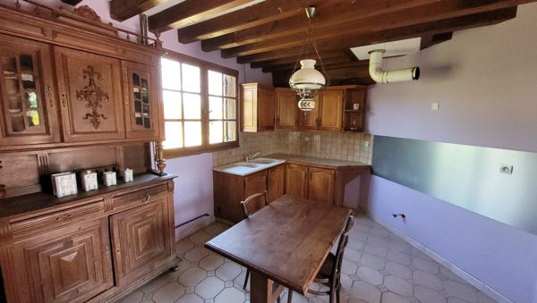 Maison Normande 183m²: Cuisine, salon/séjour, 5ch, gar + cave / 2200m²