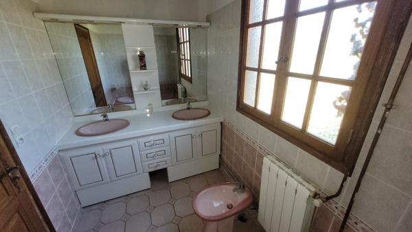 Maison Normande 183m²: Cuisine, salon/séjour, 5ch, gar + cave / 2200m²