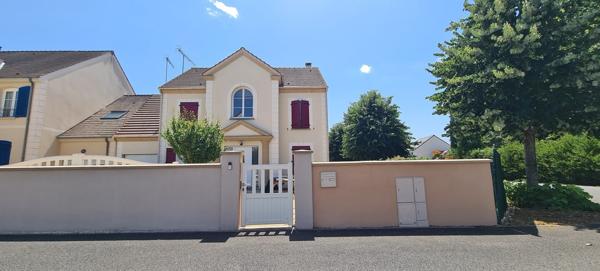 Maison proche Fontainebleau / 7 mn voiture gare Fontainebleau 465 000 €