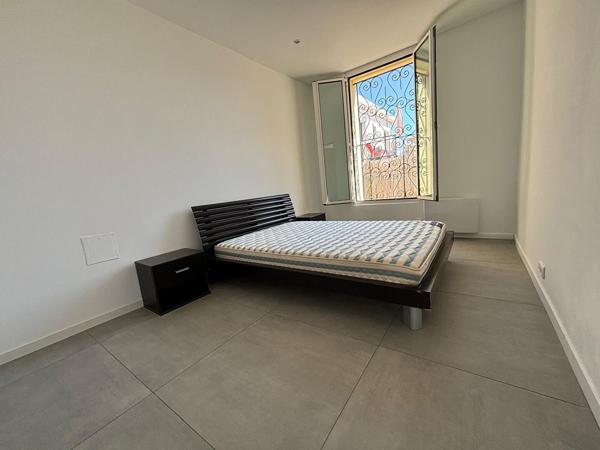 F2  rénové de 43M² avec 16M² de terrasse