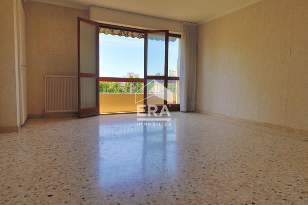 A vendre Grand T3 de 77 m2 - secteur Beaumont Saint-Barnabé, belle luminosité, dernier étage,  terrasse avec vue dégagée