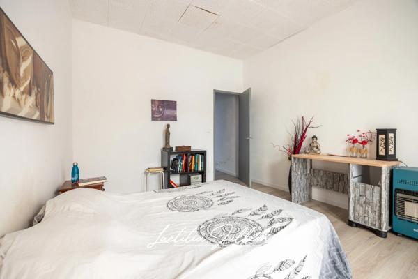 BAISSE DE PRIX [EXCLUSIVITÉ] Maison de plain-pied T3 – Terrain plat 906 m² – Proche village d’Éoures