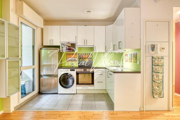 APPARTEMENT  - 2 PIÈCES 48 m2 - JARDIN PRIVATIF AVEC TERRASSE OMBRAGEE DE 75   m² SANS VIS-A-VIS