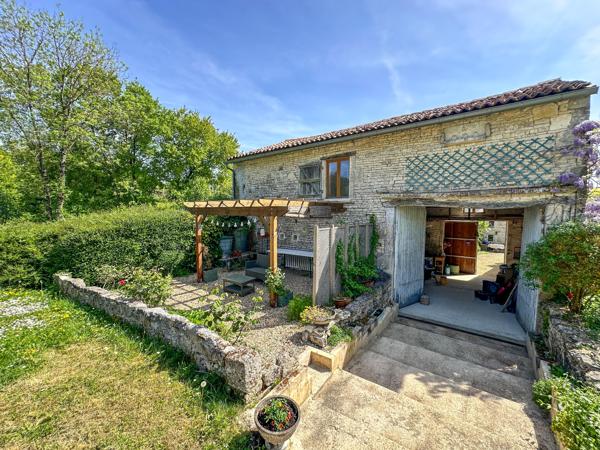 Maison à vendre à Beauvais-sur-Matha (17490) - Charente-Maritime