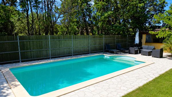 BEDARRIDES: UN AIR DE VACANCES POUR CETTE VILLA CONFORTABLE