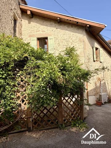 Maison de village en pierres