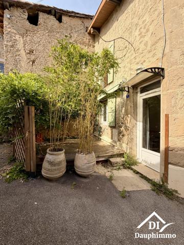 Maison de village en pierres