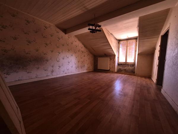 Maison à rénover 85m² située à VAL DE MEUSE ( Provenchère )