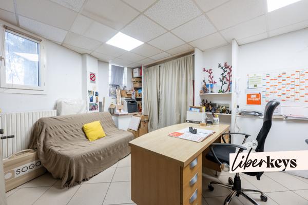 Local commercial et habitation – Emplacement stratégique sur axe passant