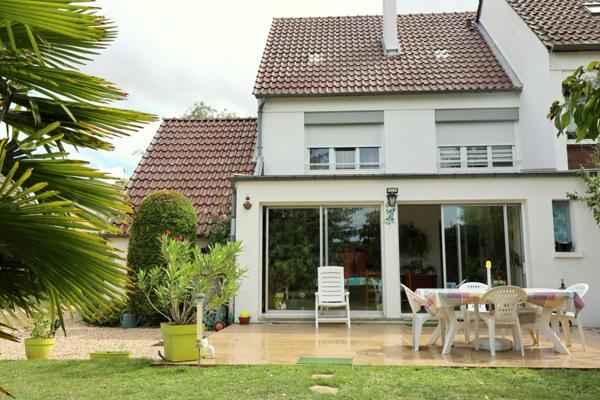 VERTUS (51) Maison à vendre 6 pièces avec garage et jardin de 636 m²