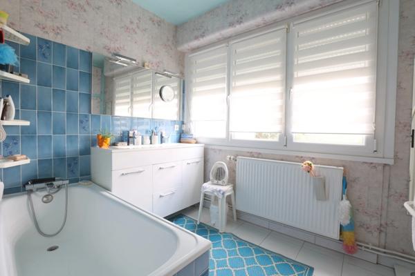 VERTUS (51) Maison à vendre 6 pièces avec garage et jardin de 636 m²