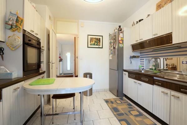 VERTUS (51) Maison à vendre 6 pièces avec garage et jardin de 636 m²