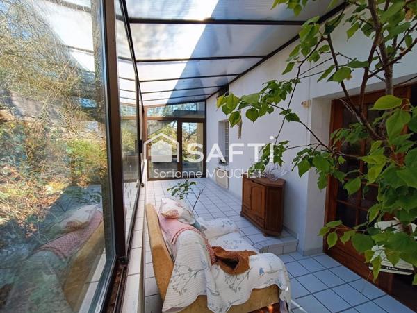 Grande maison familiale dans un écrin de verdure