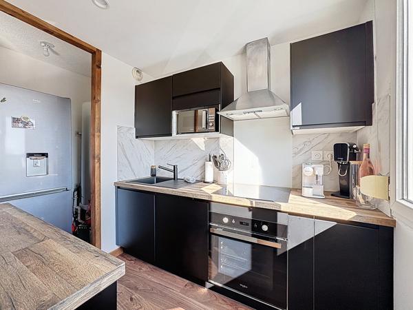Superbe T3 avec balcon et place de parking privative