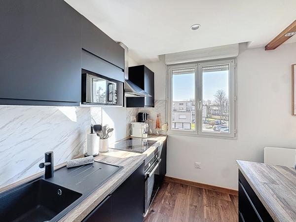 Superbe T3 avec balcon et place de parking privative