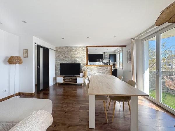 Superbe T3 avec balcon et place de parking privative
