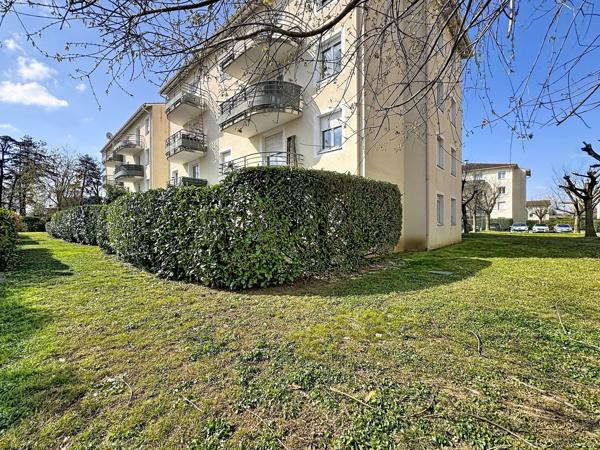 Superbe T3 avec balcon et place de parking privative