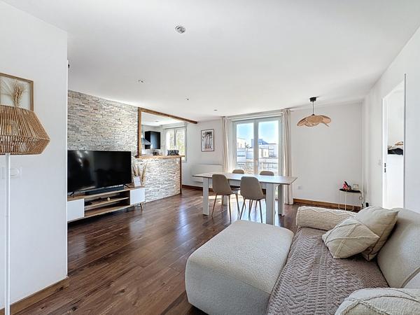 Superbe T3 avec balcon et place de parking privative